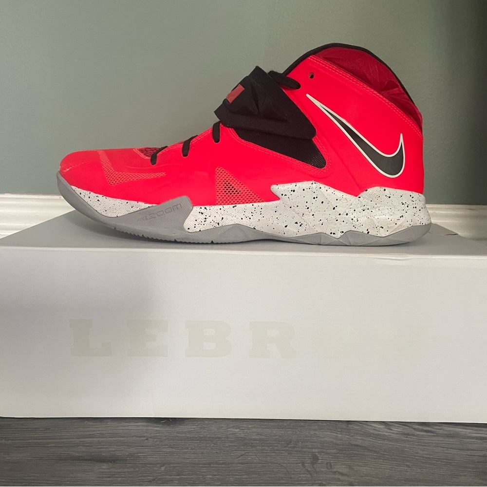 Nike Lebron Zoom Soldier 7 Size 10.5
